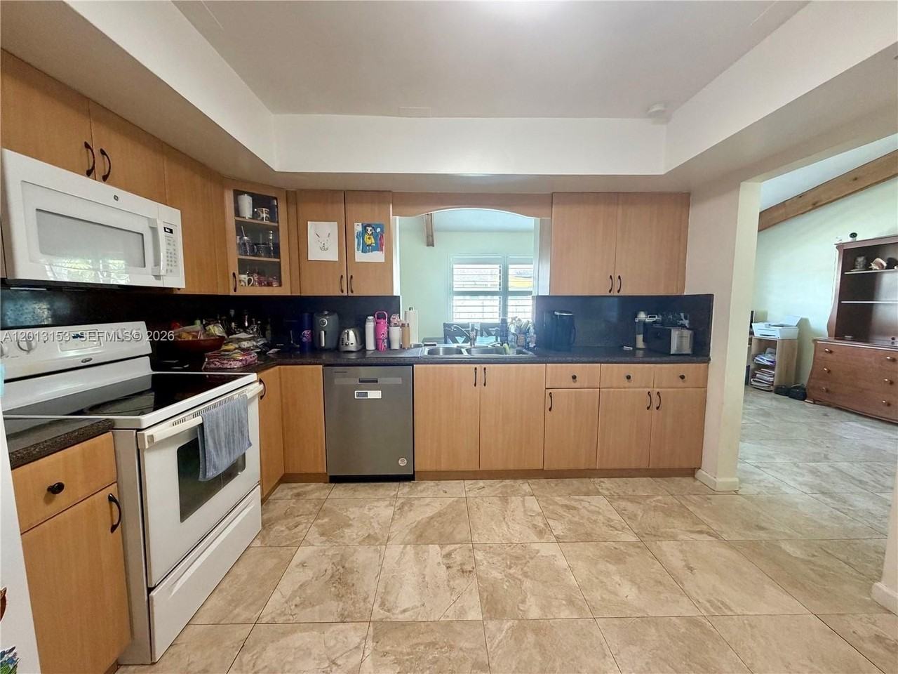 5501 Sw 118th Ave - Photo 5 of 10
