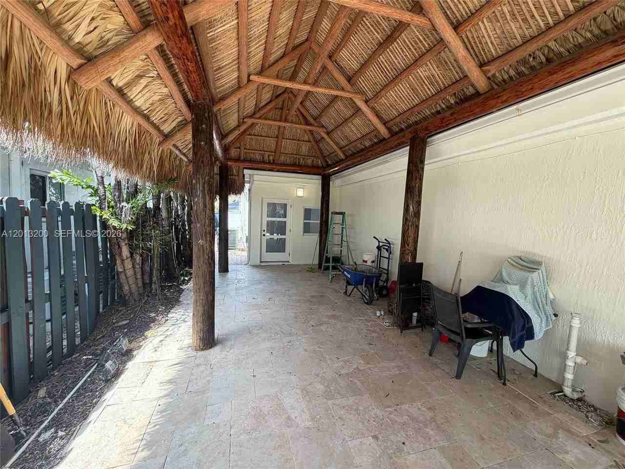 214 Ne 108th St - Photo 3 of 15