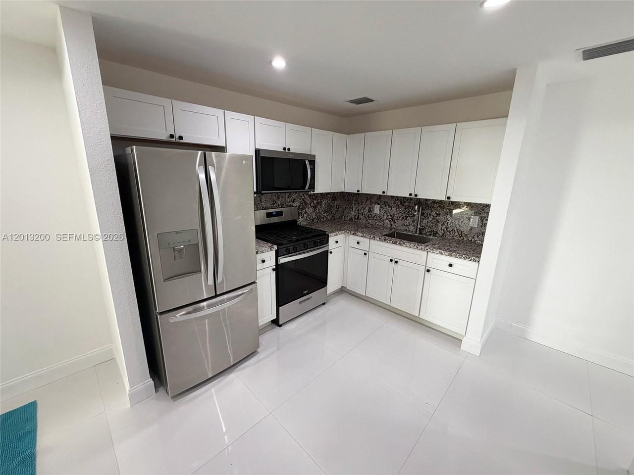 214 Ne 108th St - Photo 5 of 15