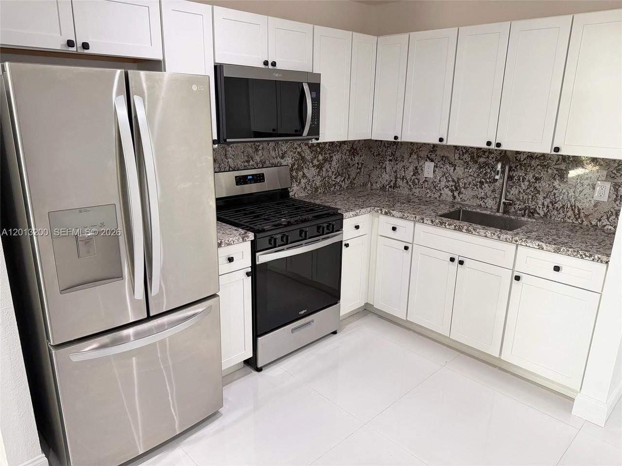 214 Ne 108th St - Photo 6 of 15