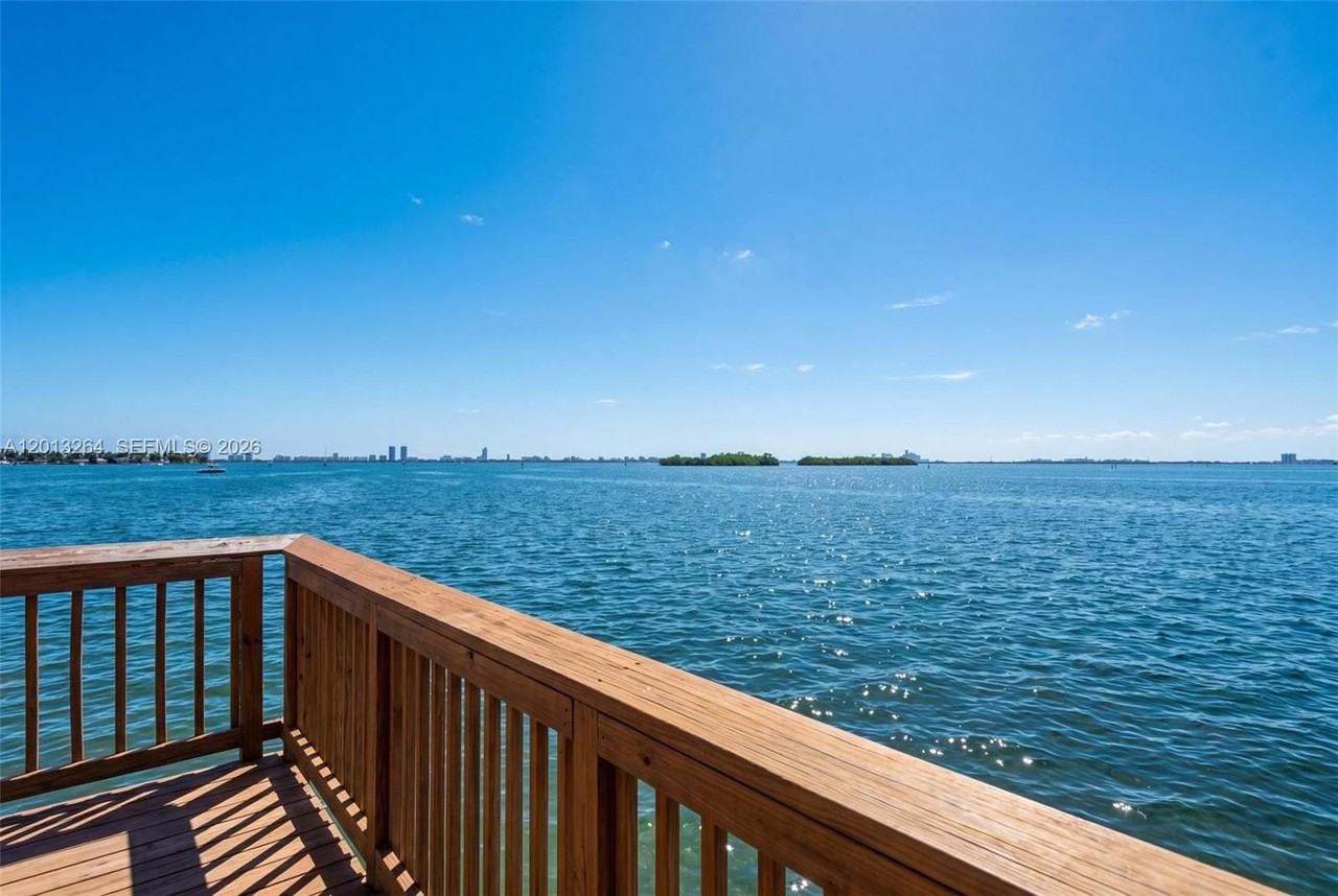 7845 Ne Bayshore Ct #16 - Photo 4 of 11