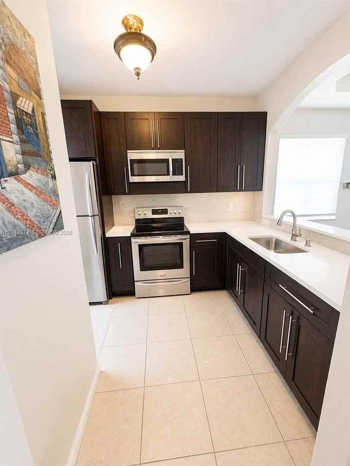 993 Ne 3rd Ave - Photo 4 of 16