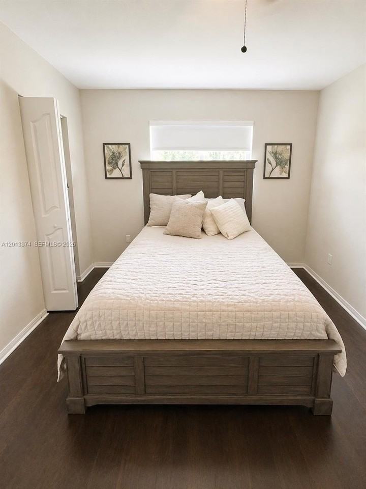 993 Ne 3rd Ave - Photo 5 of 16