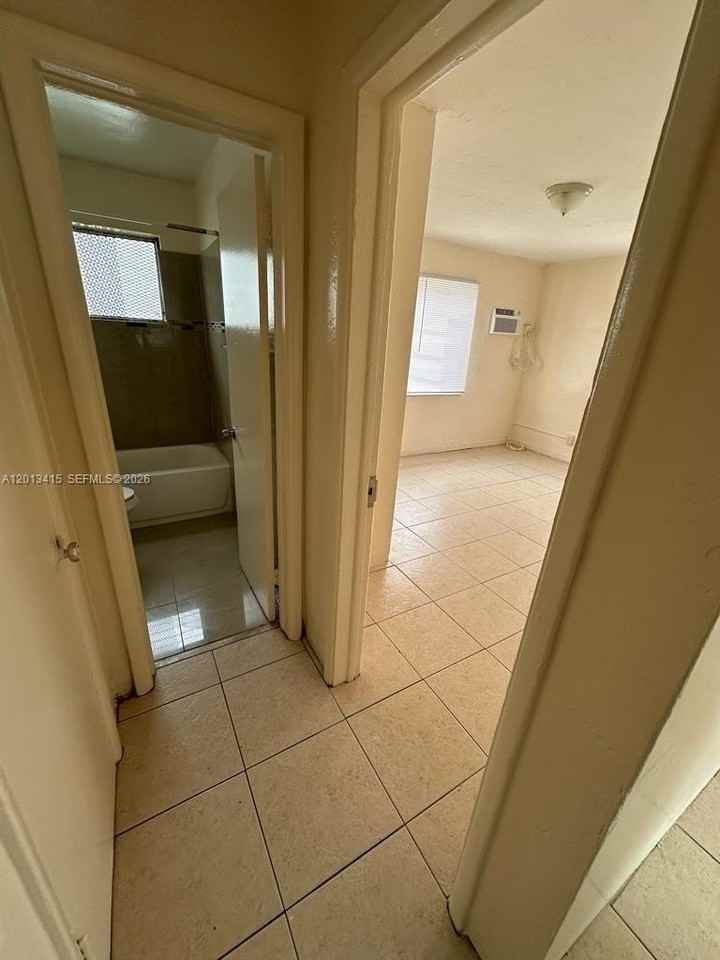 756 Nw 5th St #1S - Photo 5 of 8