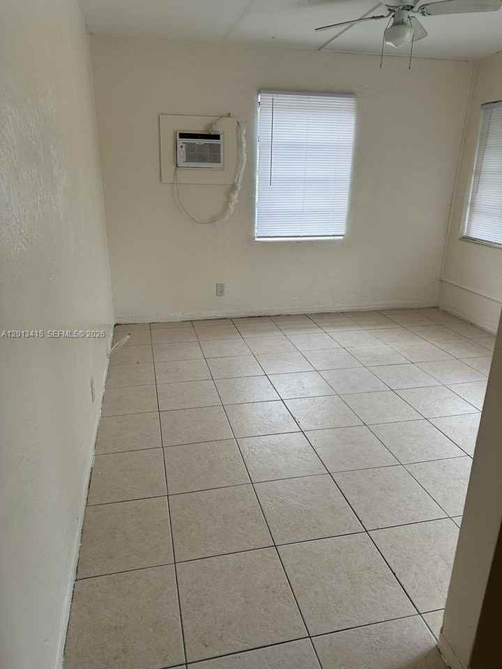 756 Nw 5th St #1S - Photo 6 of 8
