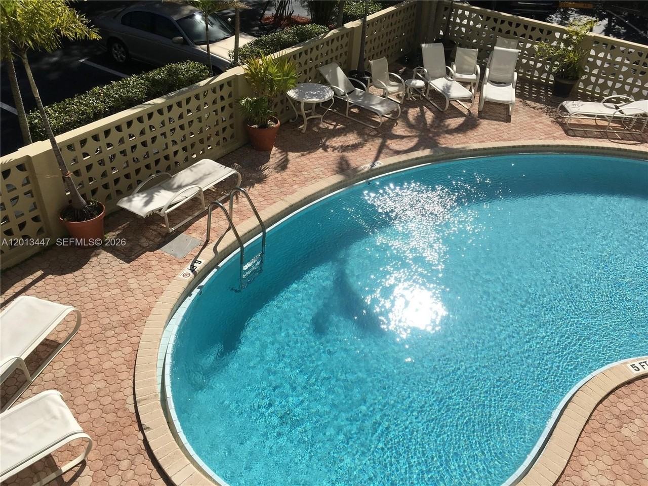77 Crandon Blvd #2E - Photo 3 of 11