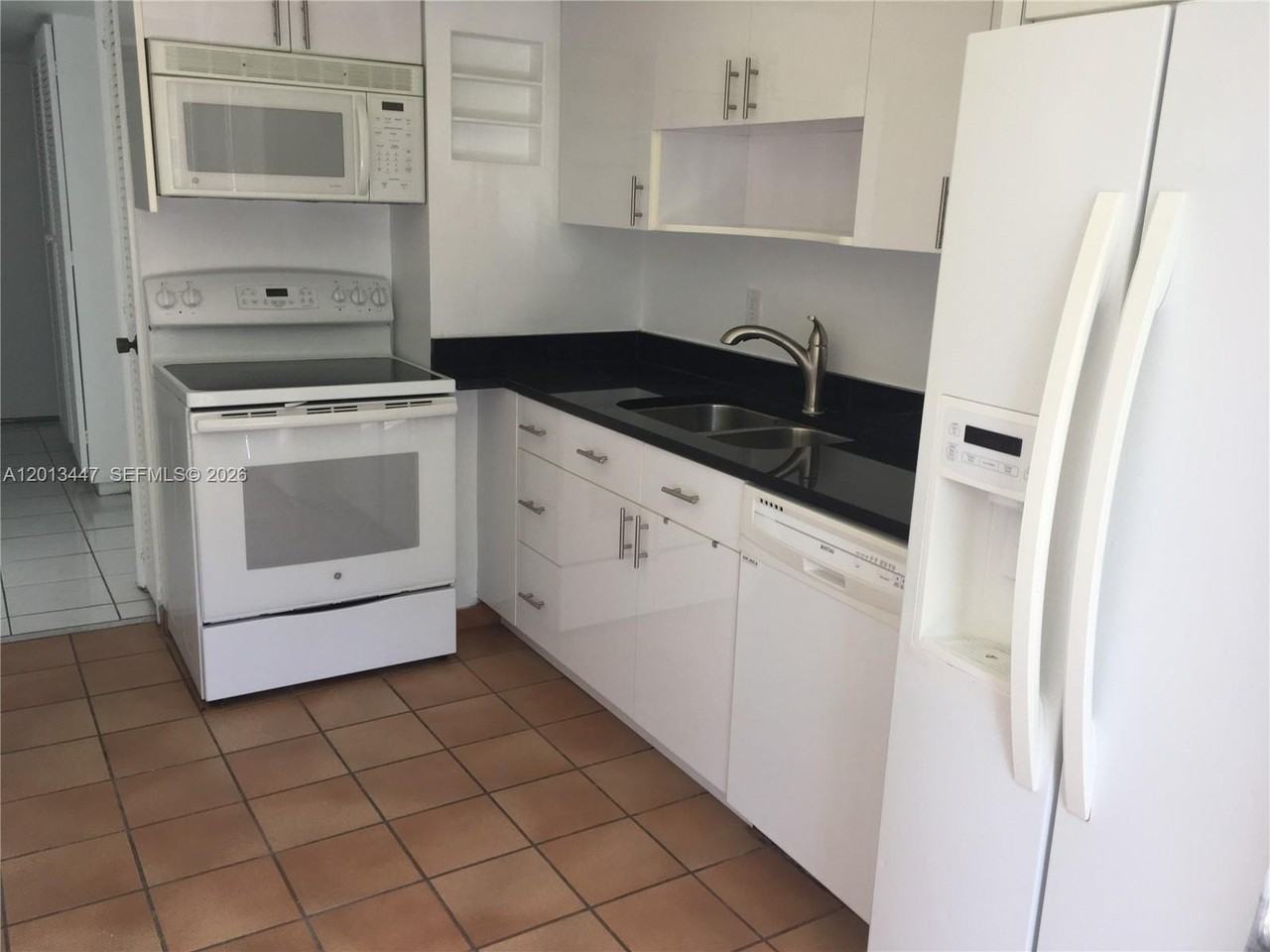 77 Crandon Blvd #2E - Photo 7 of 11