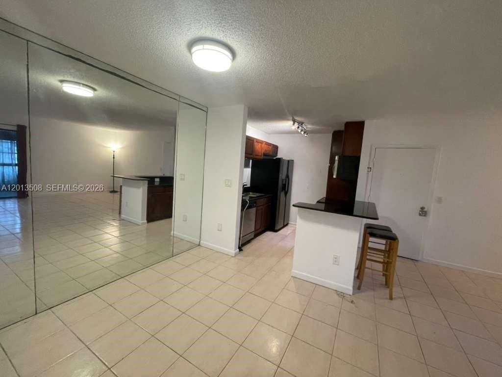 809 Ne 199th St #105-7 - Photo 4 of 15