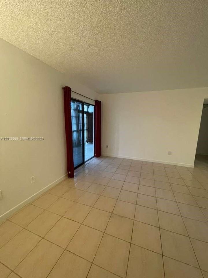 809 Ne 199th St #105-7 - Photo 5 of 15