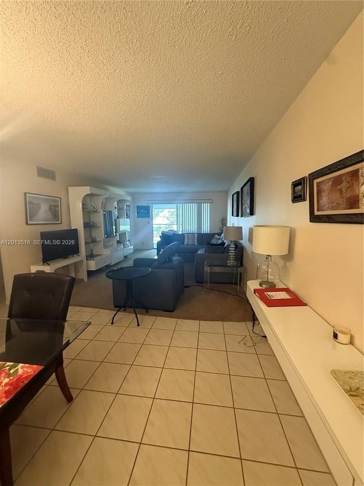 4401 Martinique Ct #B2 - Photo 6 of 10