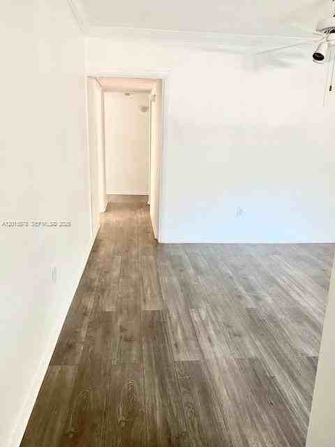 517 Menendez Ave - Photo 4 of 40