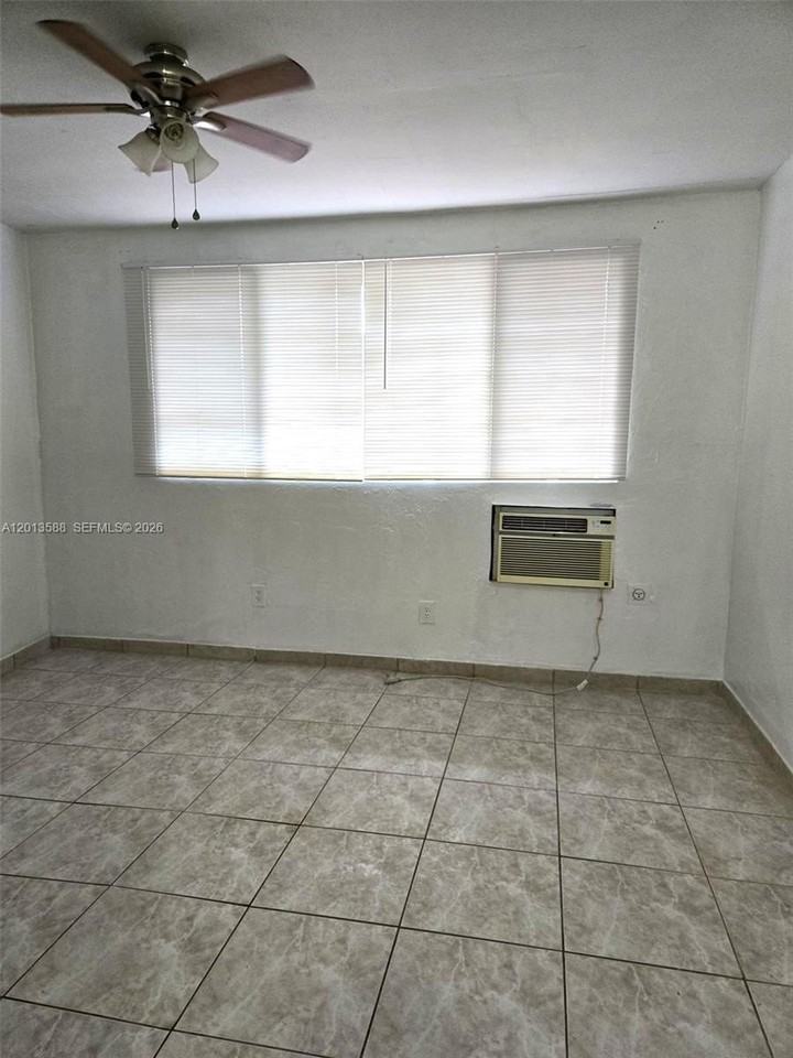 4610 Sw 40th St #1 - Photo 4 of 6