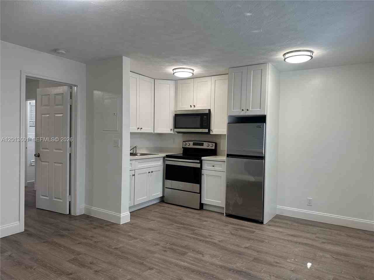 4246 Seagrape Dr #1 - Photo 5 of 23