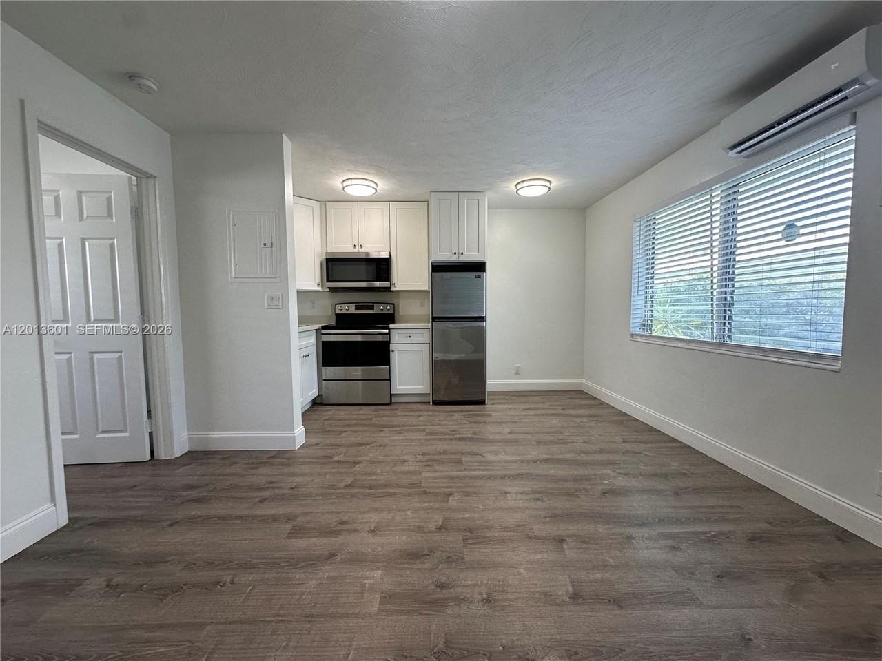 4246 Seagrape Dr #1 - Photo 6 of 23
