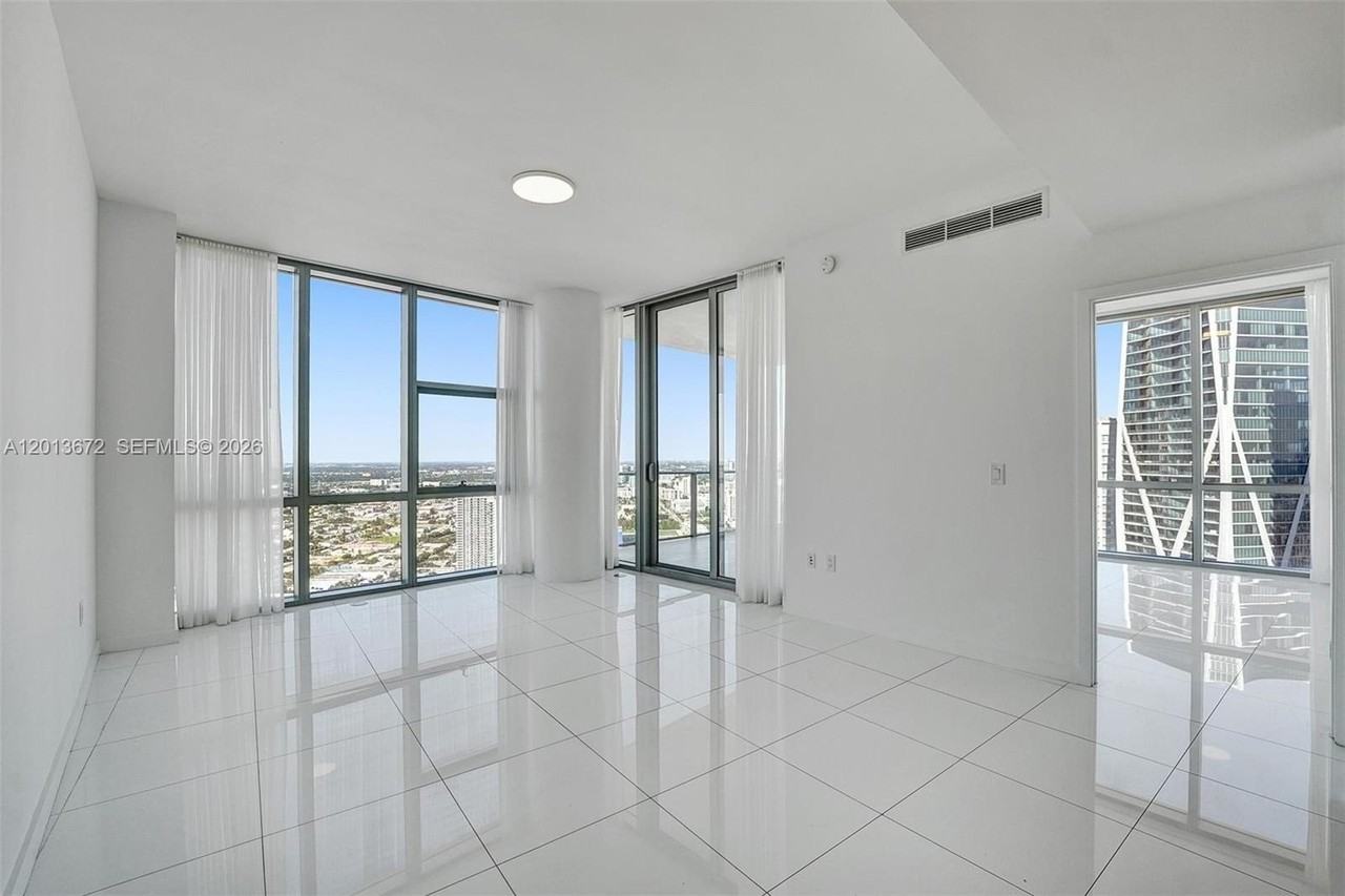 851 Ne 1st Ave #4001 - Photo 6 of 34