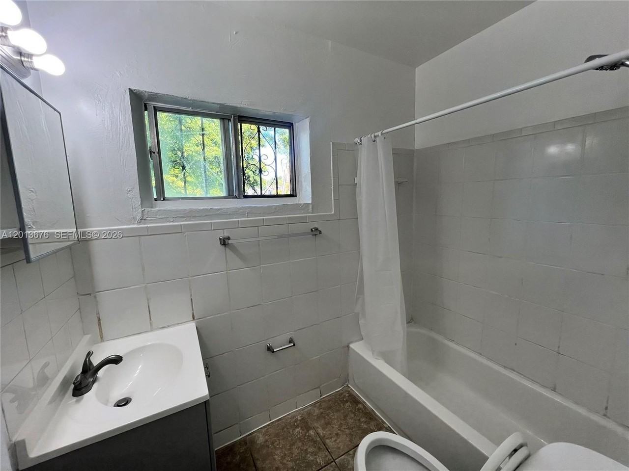 5600 Ne 1st Ave #2 - Photo 6 of 7