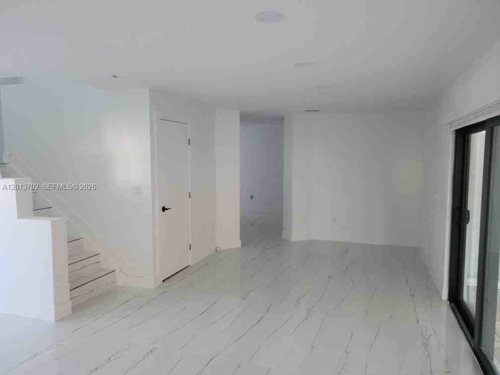 12686 Nw 11th St - Photo 4 of 13