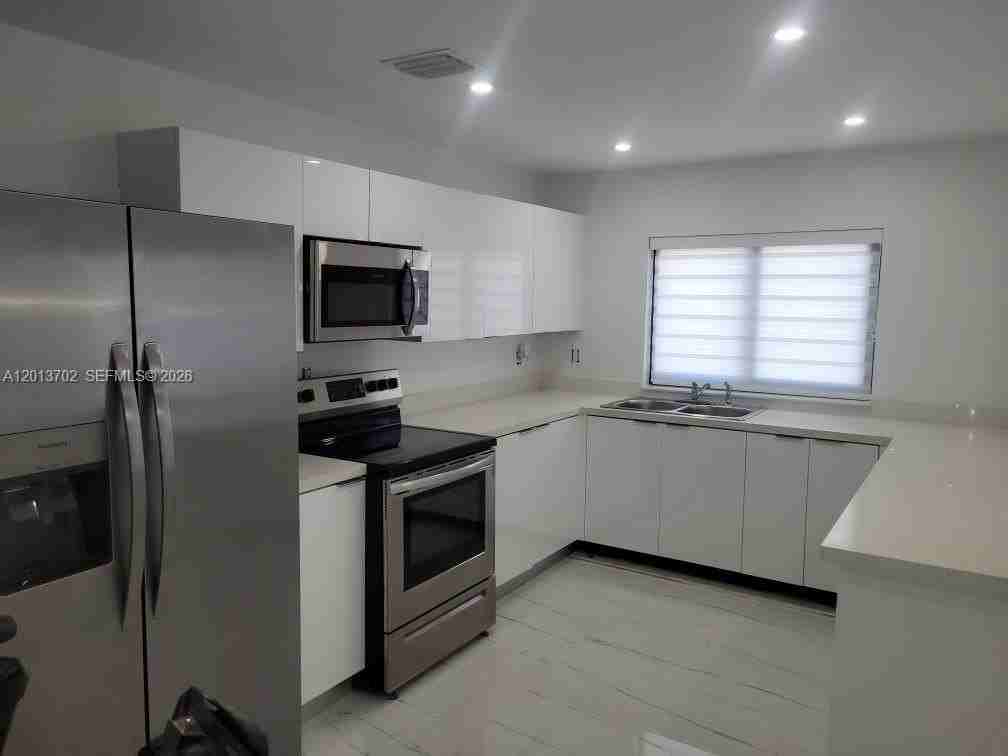 12686 Nw 11th St - Photo 5 of 13