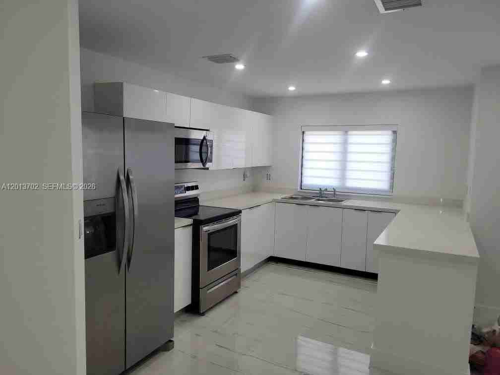 12686 Nw 11th St - Photo 6 of 13