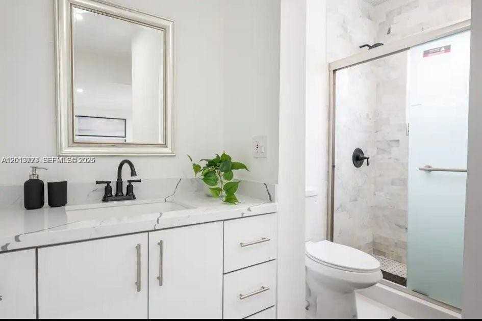 2242 Taft St #NA - Photo 4 of 16