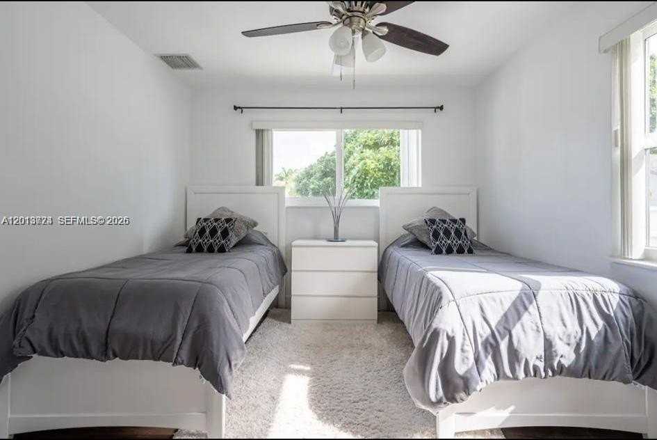 2242 Taft St #NA - Photo 7 of 16