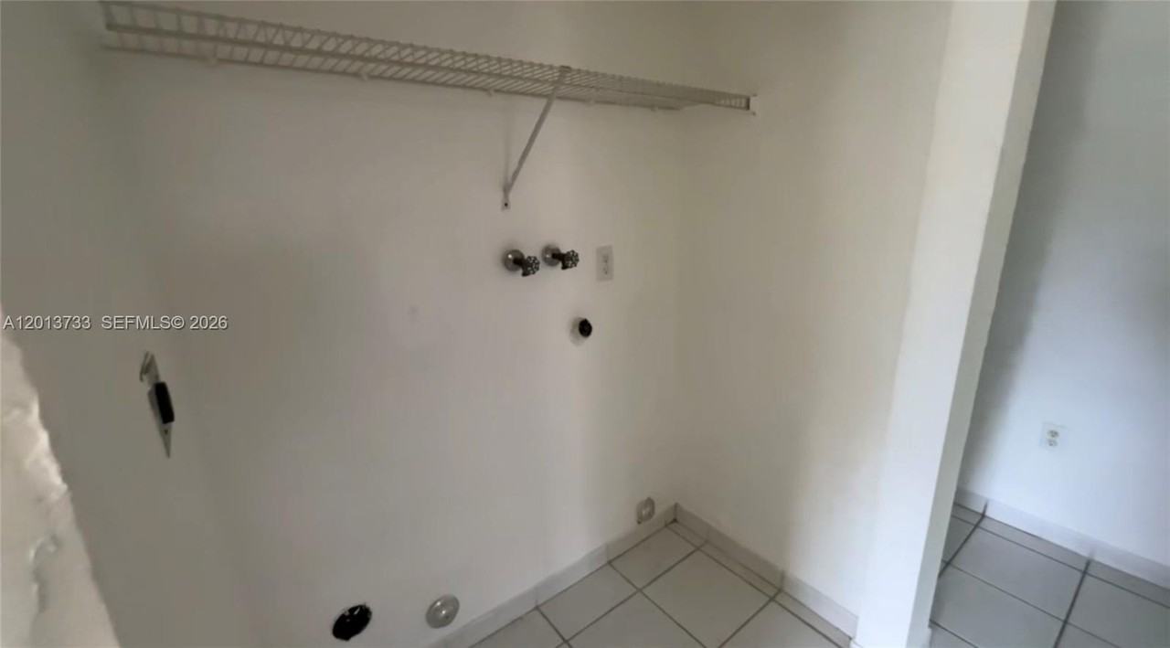 209 Ne 141st St #4 - Photo 7 of 13