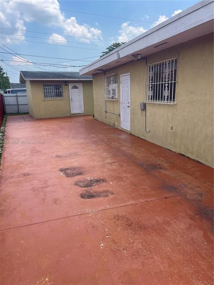 4115 Sw 108th Ave #A - Photo 3 of 21
