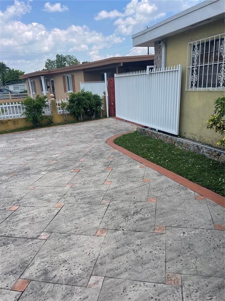4115 Sw 108th Ave #B - Photo 2 of 17