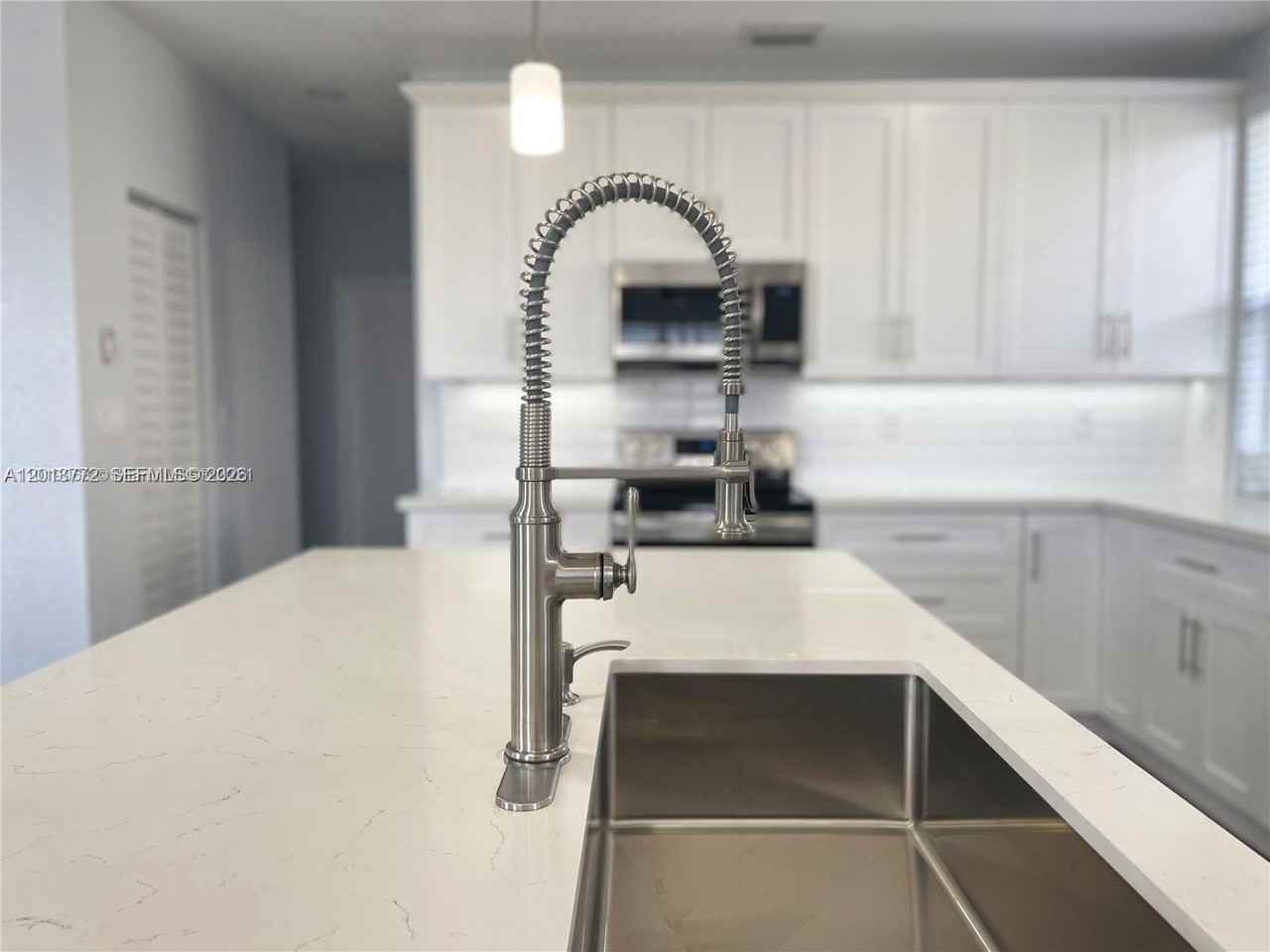 4010 Ne 20th St #0 - Photo 7 of 23