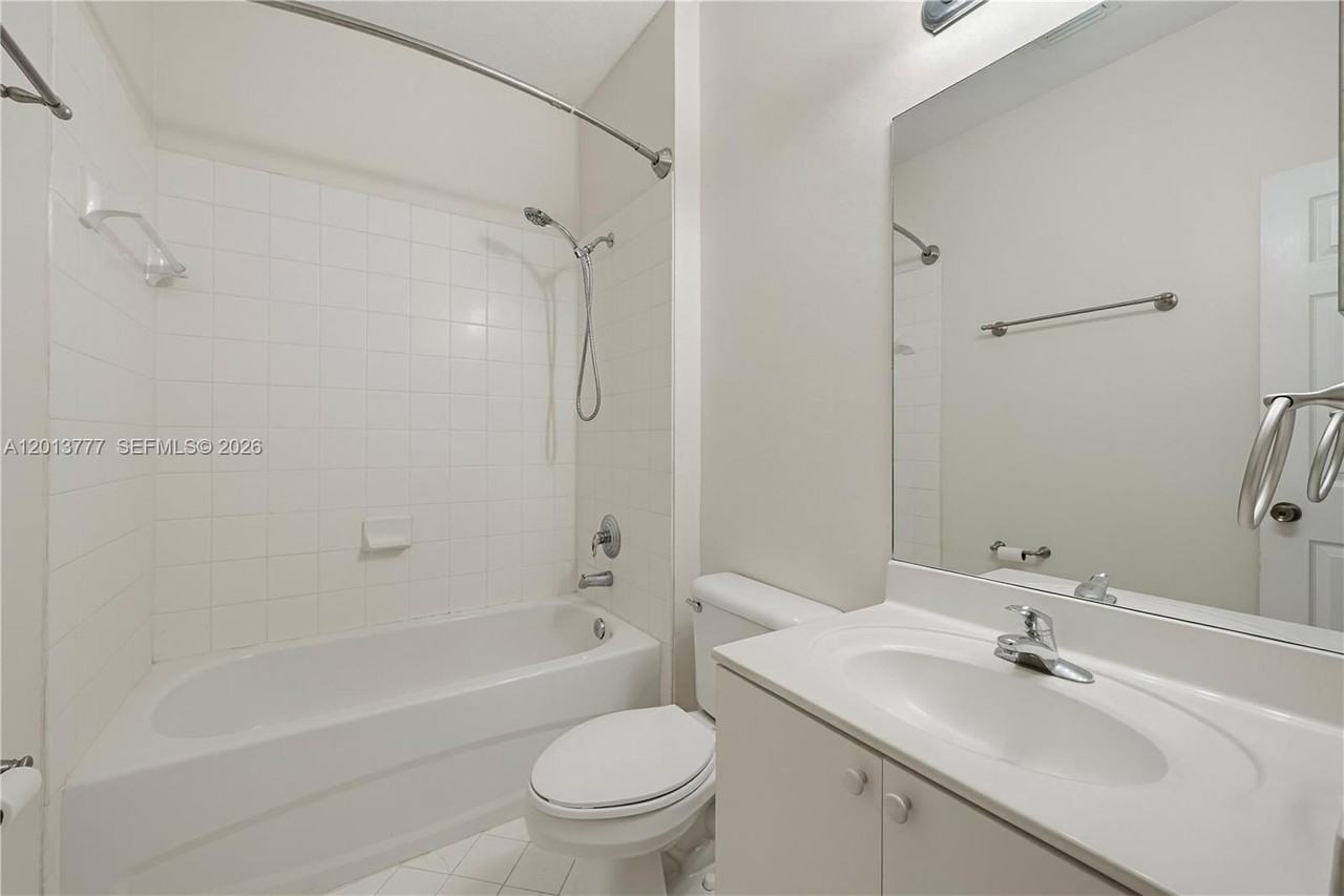 3393 Ne 11th Dr #0 - Photo 3 of 40