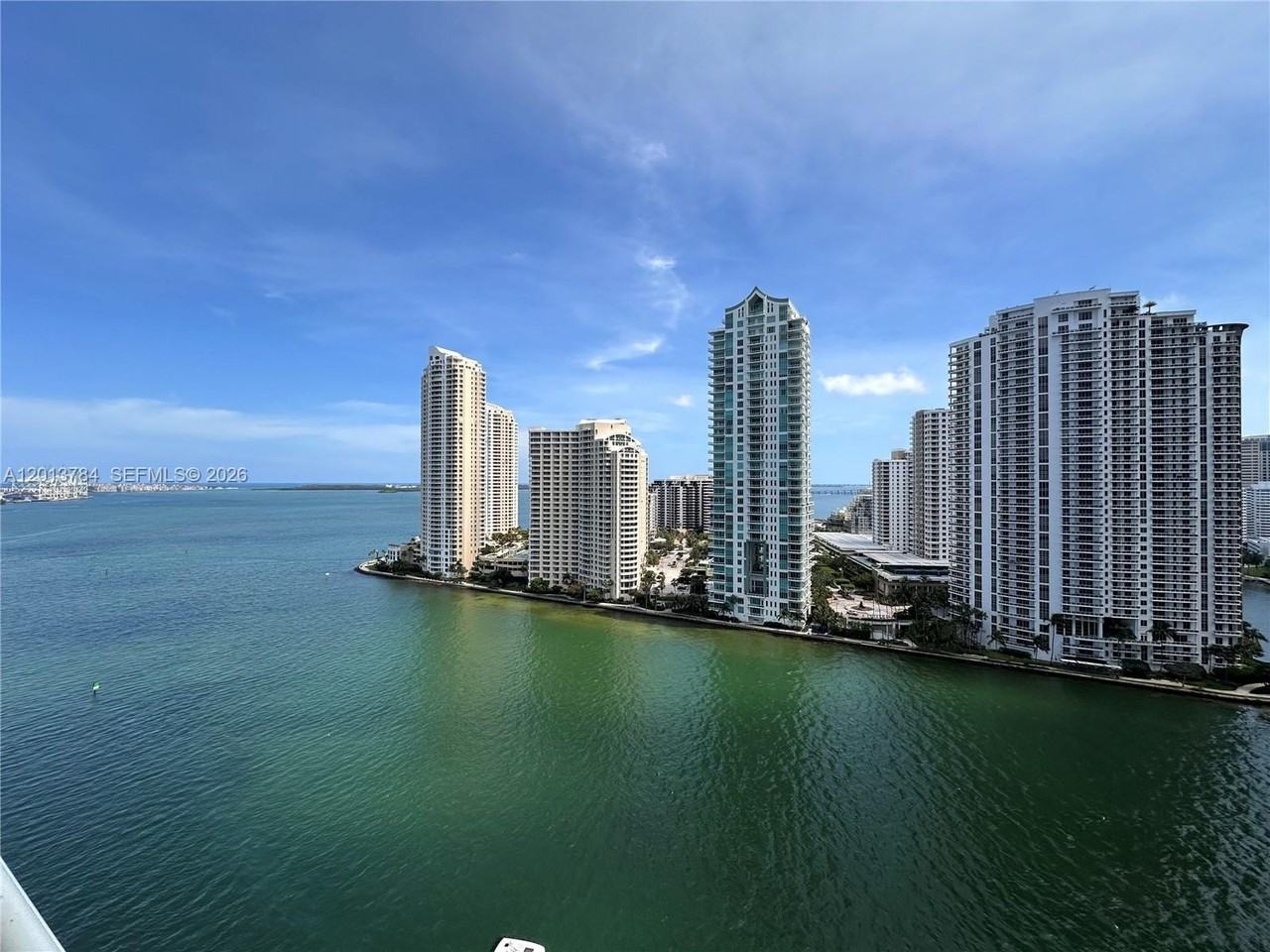 325 S Biscayne Blvd #2215 - Photo 7 of 32
