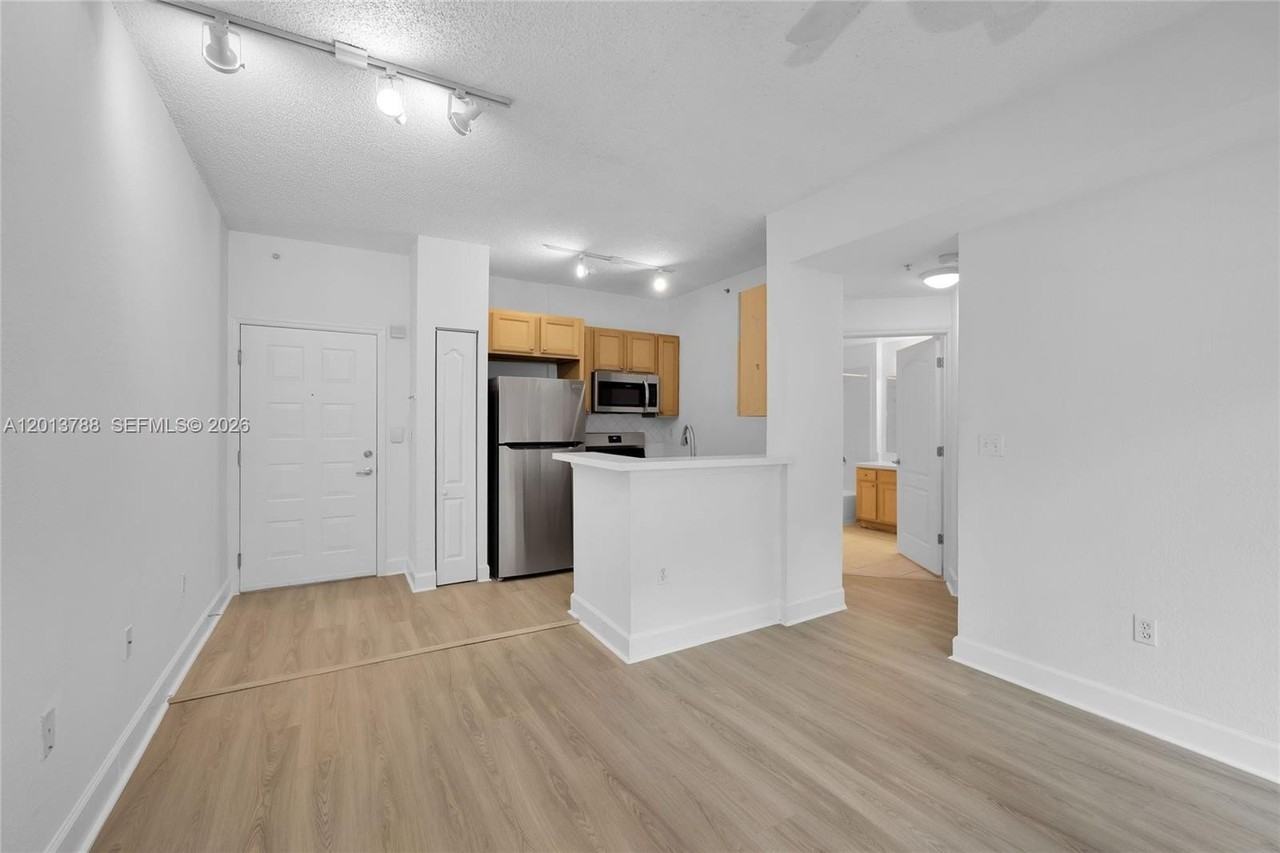 6001 Sw 70th St #208 - Photo 5 of 25