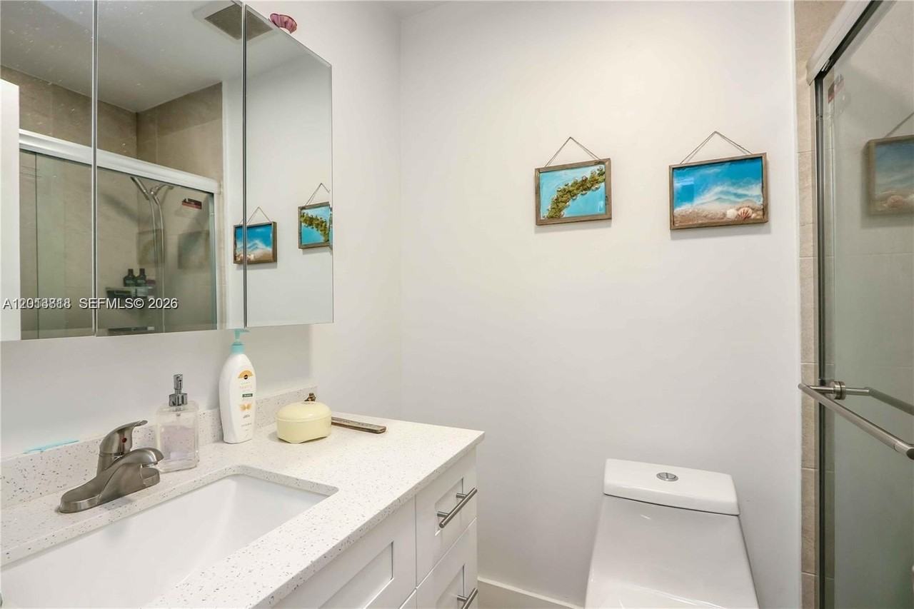 30 Sw 108th Ave #7G - Photo 5 of 9