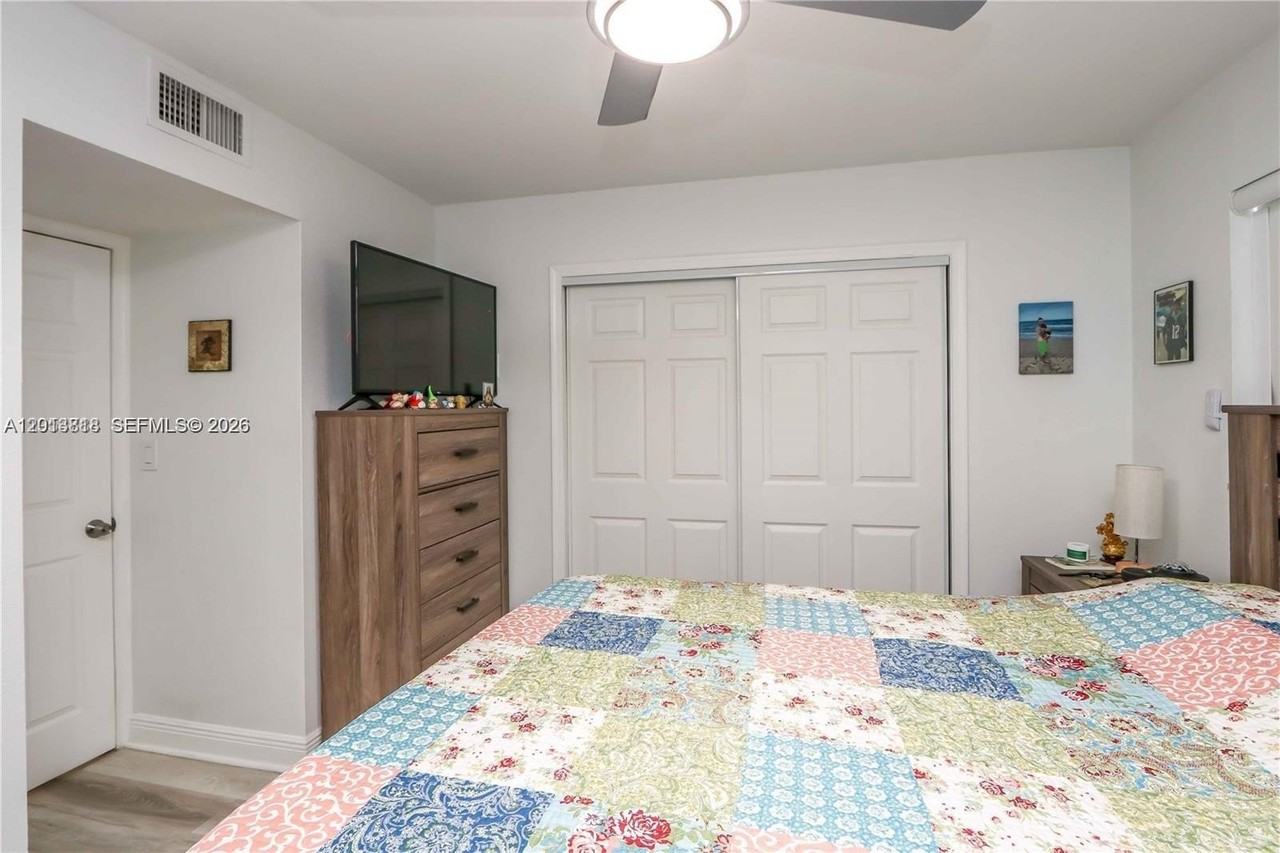 30 Sw 108th Ave #7G - Photo 6 of 9