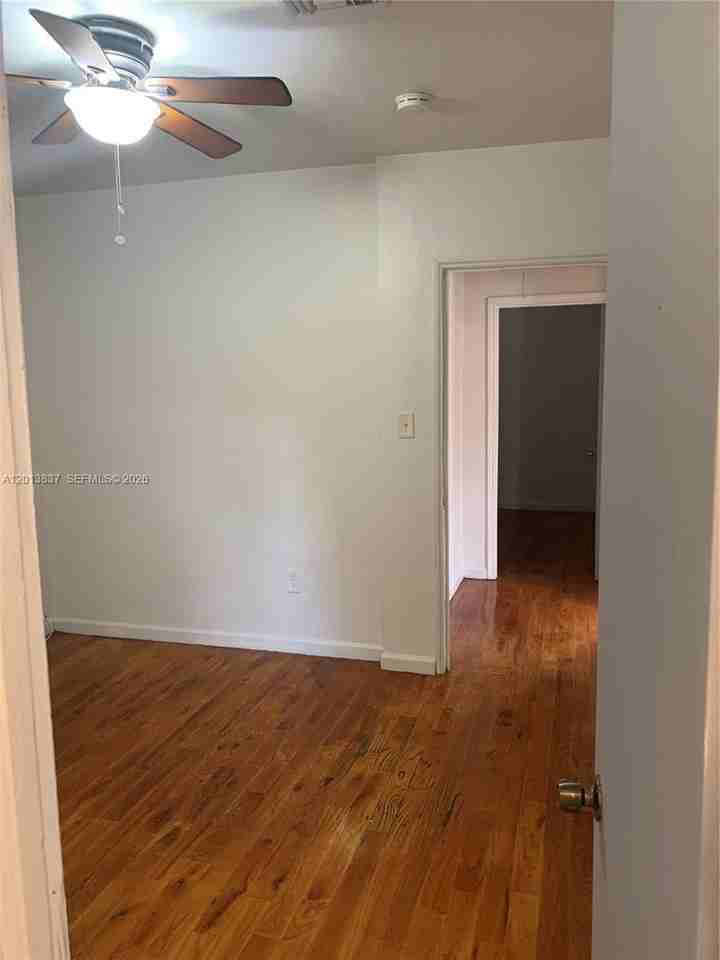 1806 Funston St #1 - Photo 5 of 10
