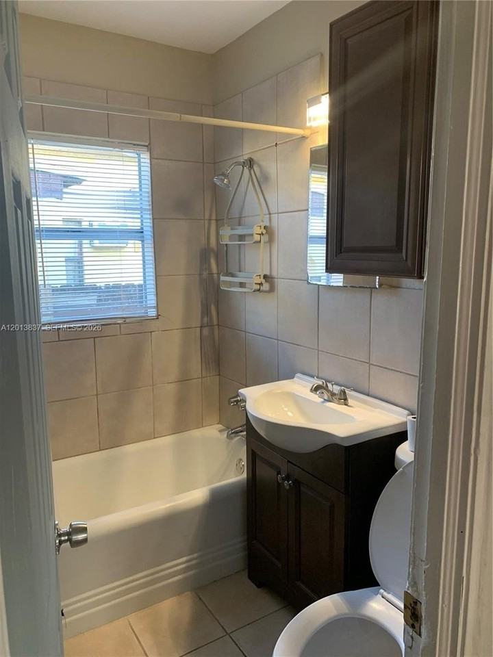 1806 Funston St #1 - Photo 6 of 10