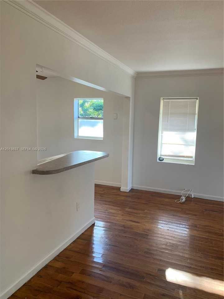 1806 Funston St #1 - Photo 7 of 10