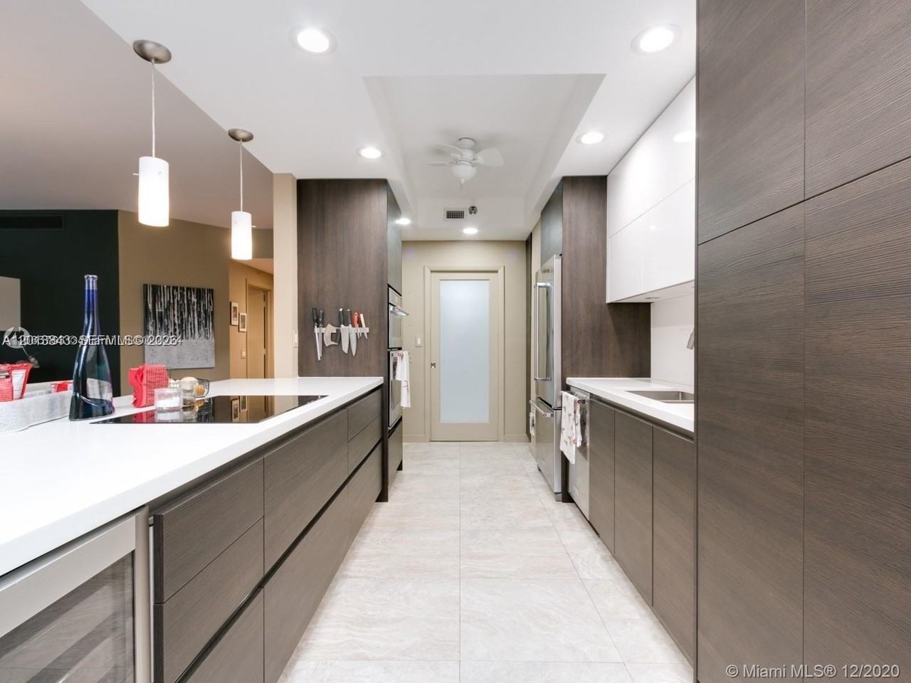 21150 Point Pl #405 - Photo 2 of 38
