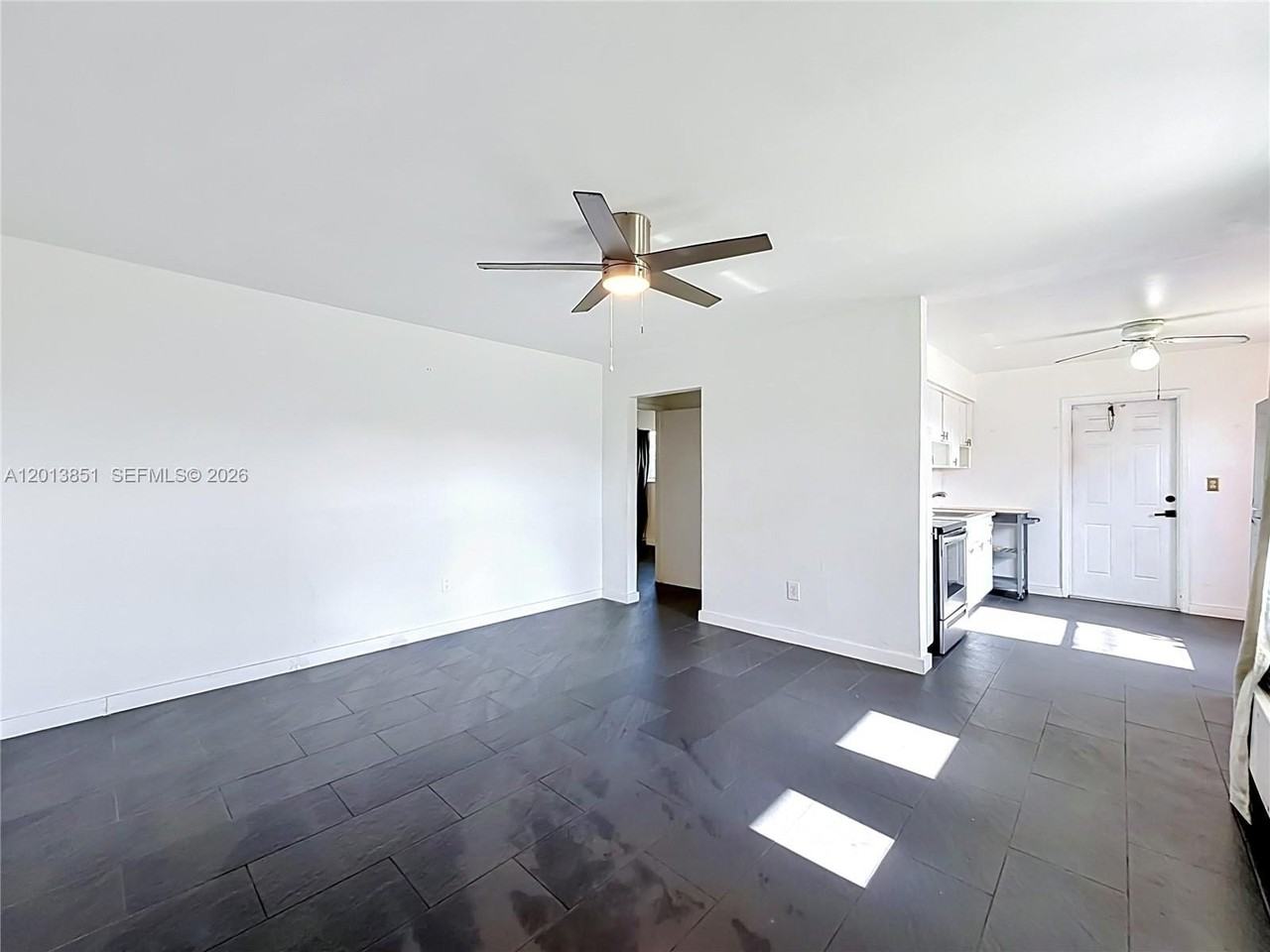 391 Ne 42nd Ct - Photo 4 of 24