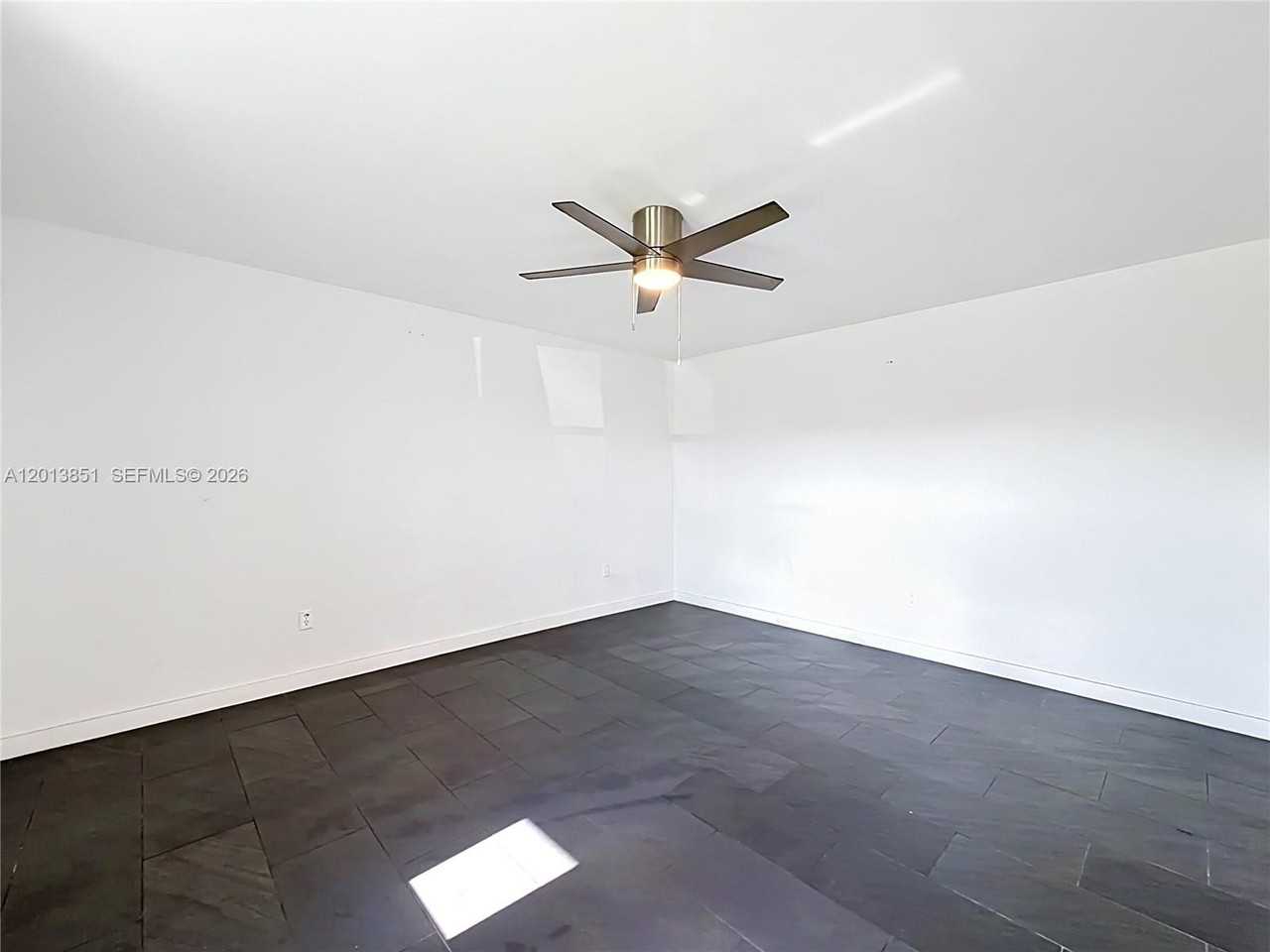 391 Ne 42nd Ct - Photo 6 of 24