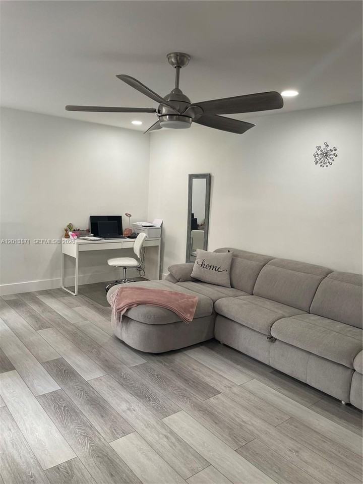 2665 Nw 99th Ave #2665 - Photo 5 of 34