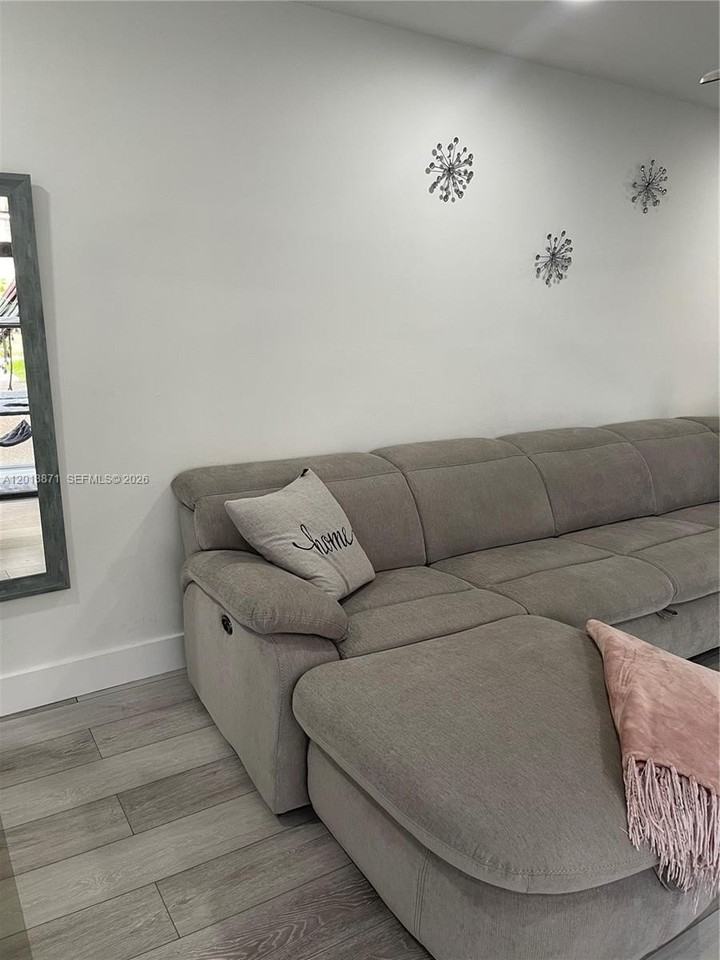 2665 Nw 99th Ave #2665 - Photo 6 of 34