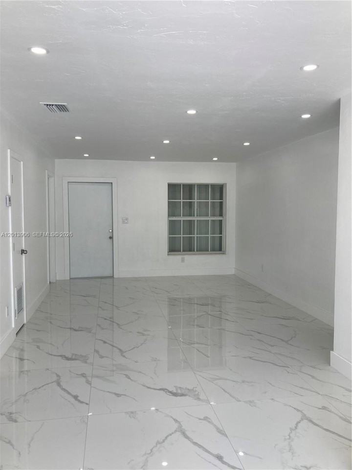 18767 Sw 100th Ave #18767 - Photo 3 of 16