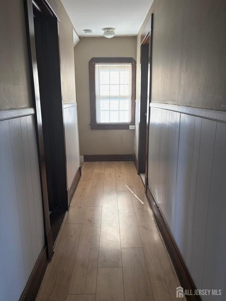 138 Luther Ave - Photo 4 of 21