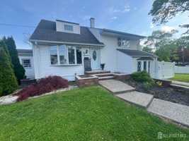 featured image of 216 N Hill Rd