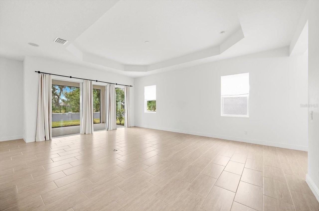 13744 Old Creek Ct - Photo 2 of 43