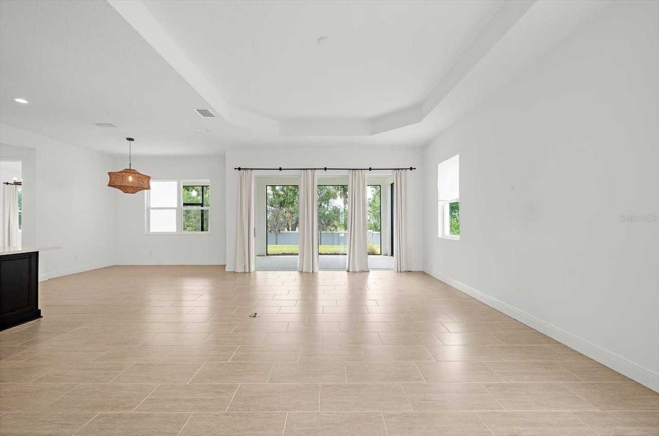 13744 Old Creek Ct - Photo 4 of 43