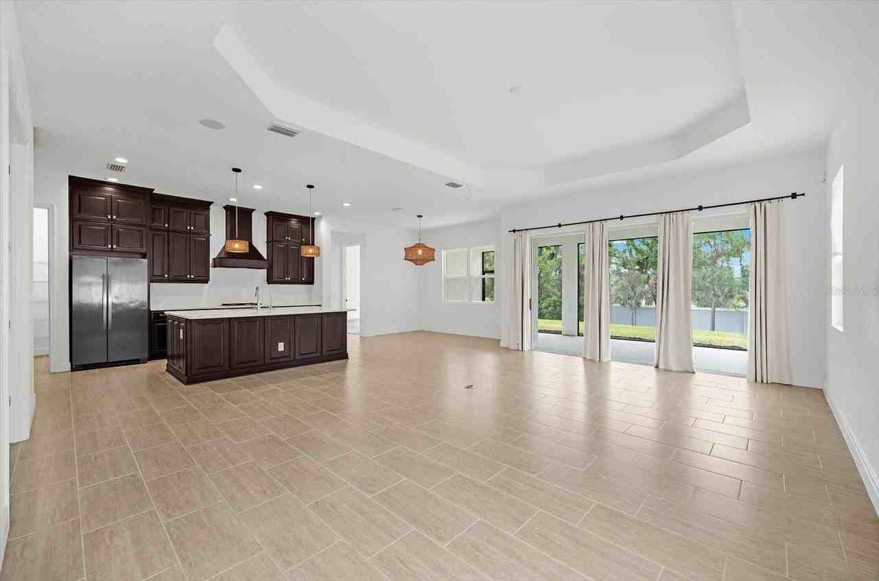 13744 Old Creek Ct - Photo 5 of 43