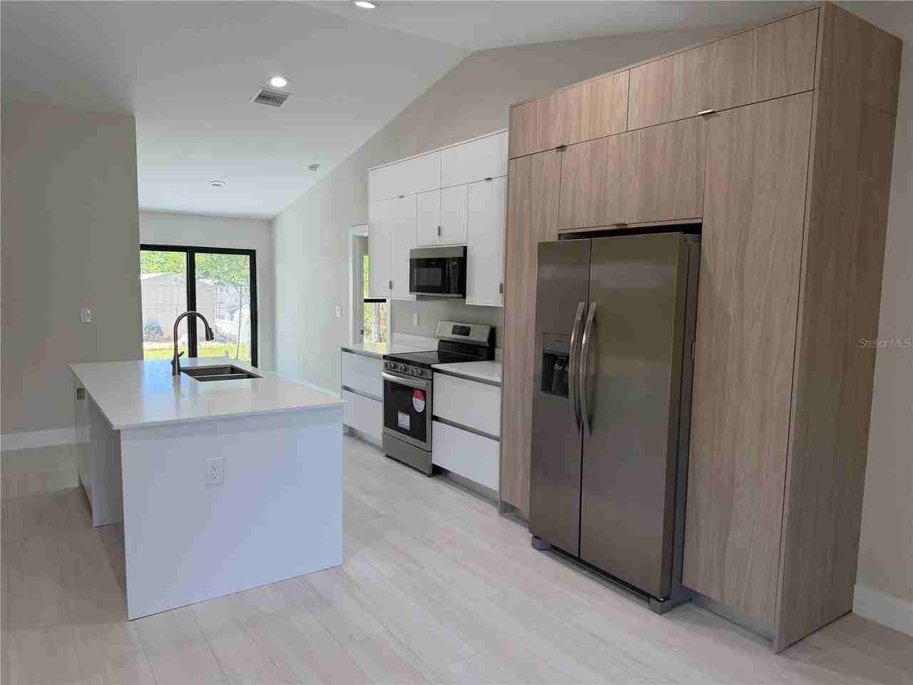 23367 Mayville Ave - Photo 5 of 37