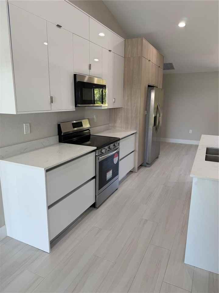 23367 Mayville Ave - Photo 6 of 37